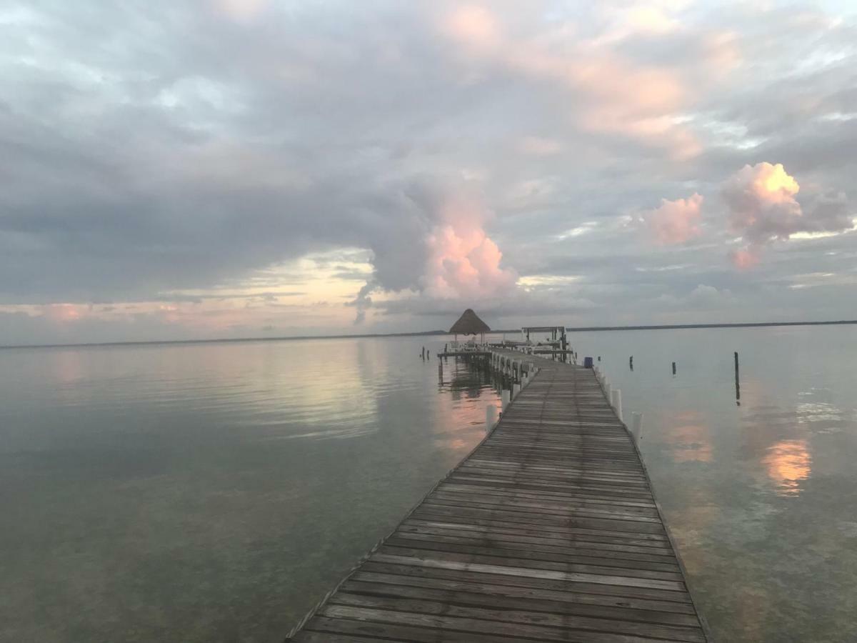 Tilt-Ta-Dock Resort Belize Corozal Kültér fotó